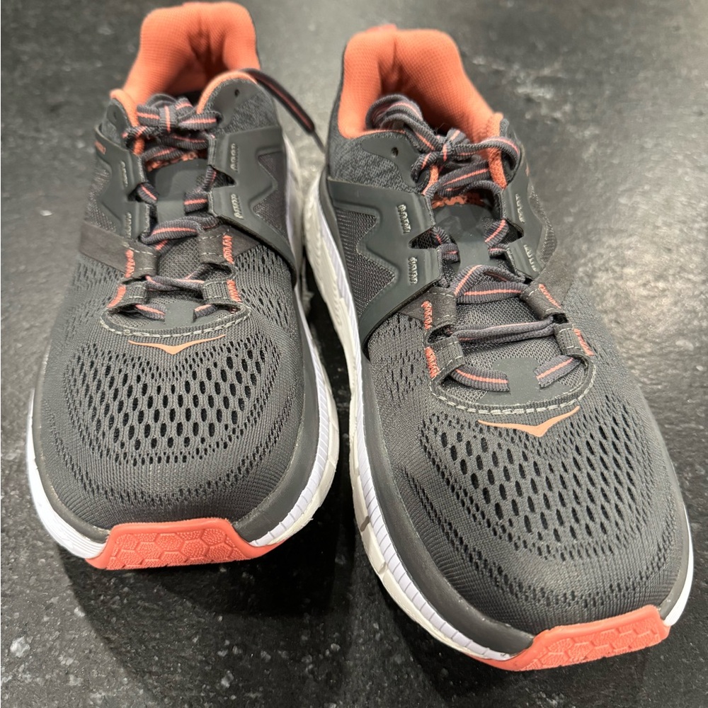 Hoka One One Gaviota 2. Size 6.5 D.
